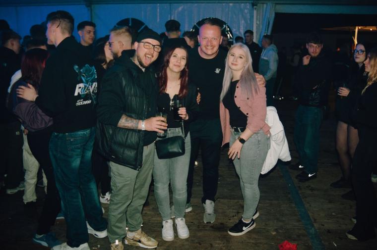 Tanzalarm Gruppe 018