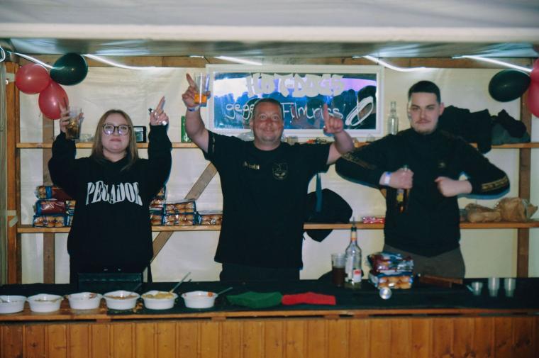 Tanzalarm Gruppe 004