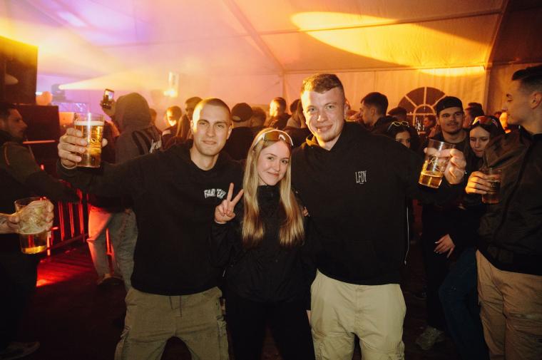 Tanzalarm Gruppe 030