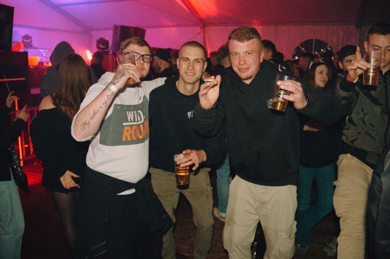 Tanzalarm Gruppe 027