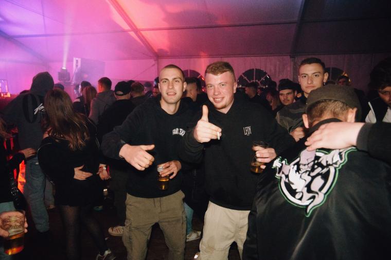 Tanzalarm Gruppe 028